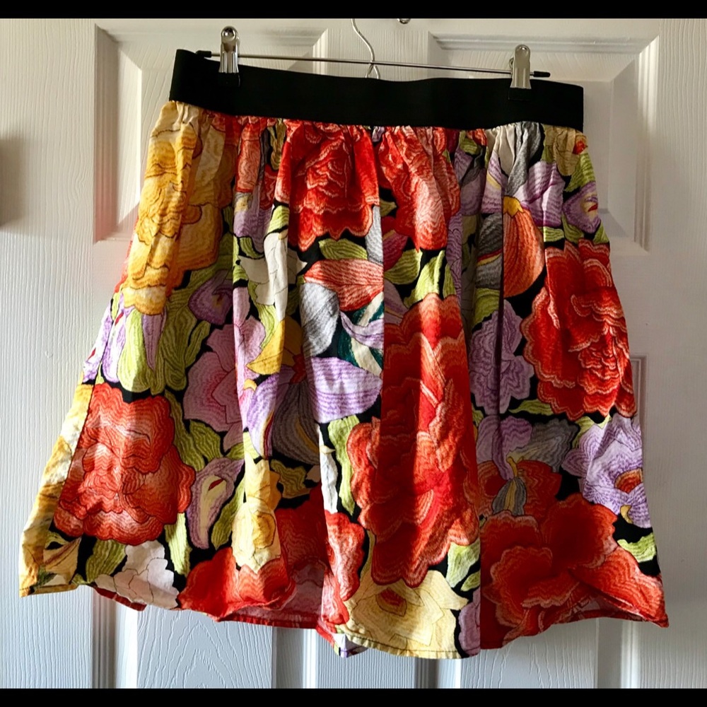 Hemet size 2 marigold design skirt